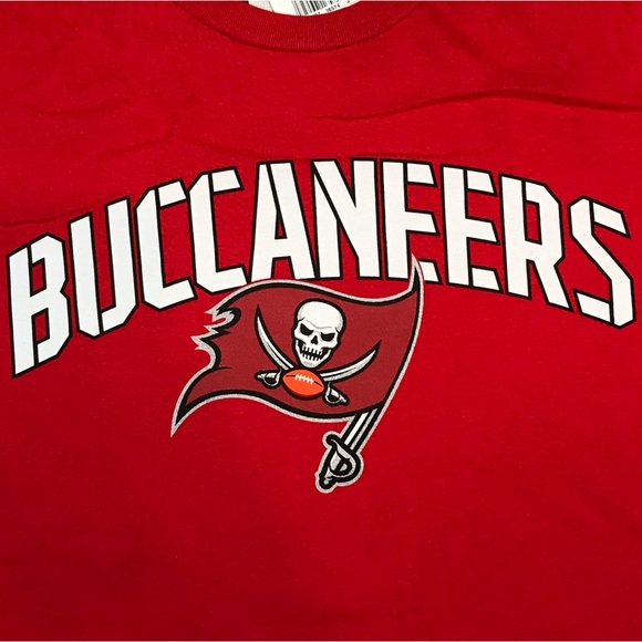 NFL Team Apparel Tampa Bay Buccaneers Tom Brady #12 Red T-Shirt Size Medium NWT - Picture 3 of 7